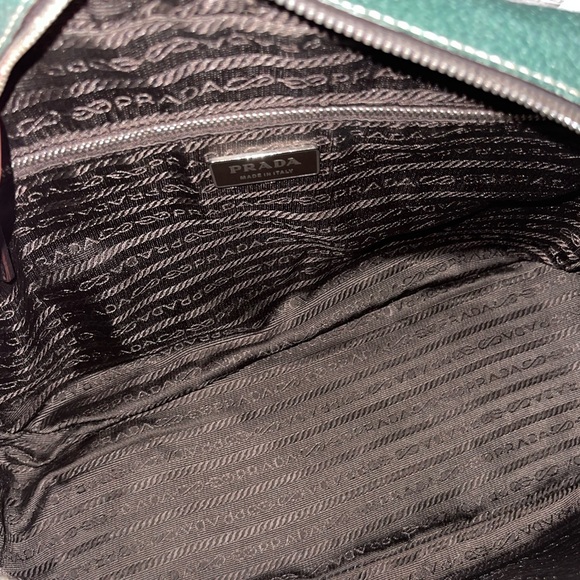 Beautiful Prada leather handbag - Picture 9 of 14